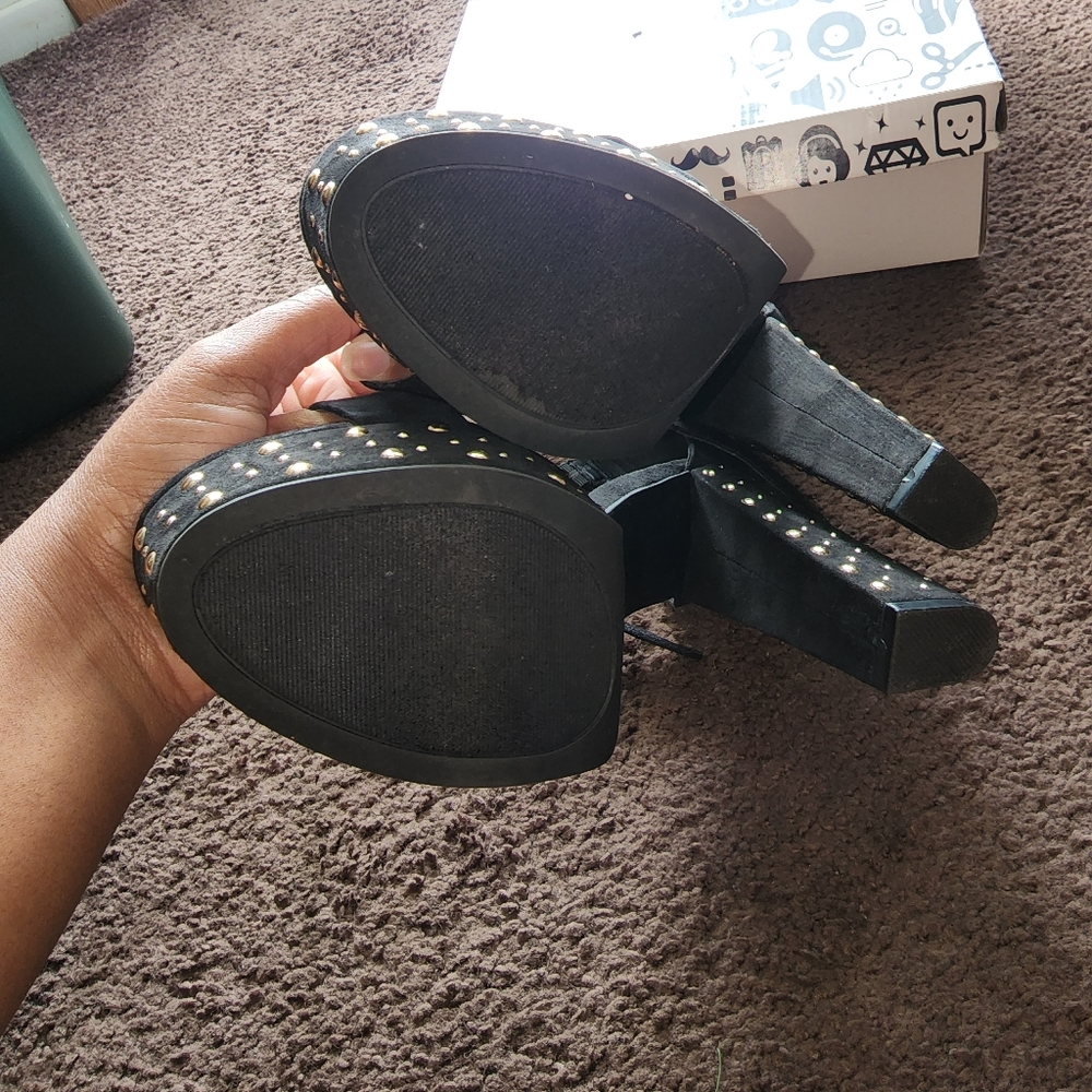 Suede Heels - Picture 7 of 8